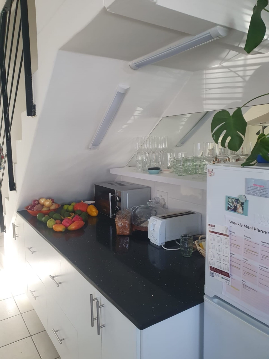 2 Bedroom Property for Sale in Maitland Western Cape